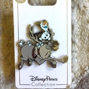 Disney parks trading pin